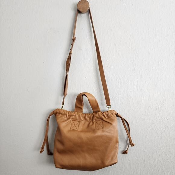 Madewell Piazza Drawstring Leather Crossbody Bag Timber Beam Tan NEW - Picture 9 of 14